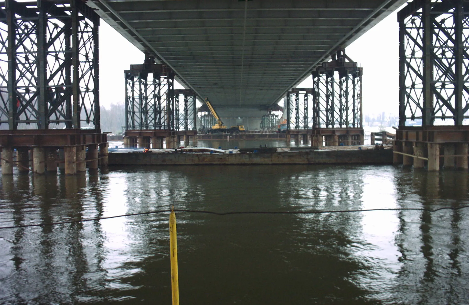 PBW zapewnia kompleksową obsługę budowy mostów na dużych rzekach w Polsce.