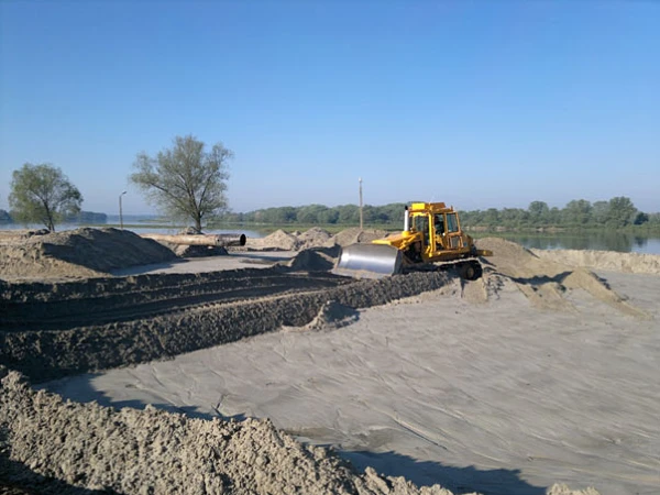 Wydobyty przez PBW piasek został wykorzystany jako budulec niezbędny do formowania korpusu wałów i zapór bocznych przy odbudowie zapory bocznej Zbiornika Włocławskiego w miejscowości Borowiczki.